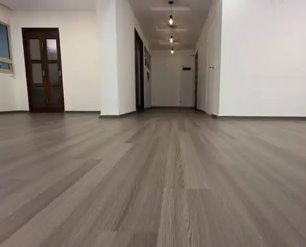 Vinyl Flooring Image 6